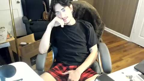 A. online show from October 6, 5:47 am