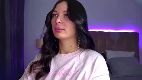 AlexandraBloom online show from November 17, 6:32 pm