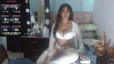 alexaqueenn online show from April 3, 1:34 am