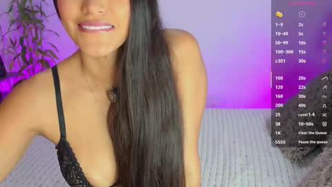 Snapshot of alexawhittee chatting on October 17, 3:10 am laurens online show from October 17, 3:10 am