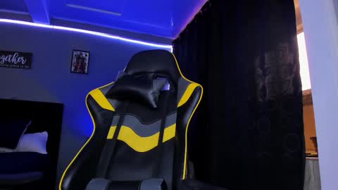 alexgiraldo__ online show from October 21, 5:16 pm