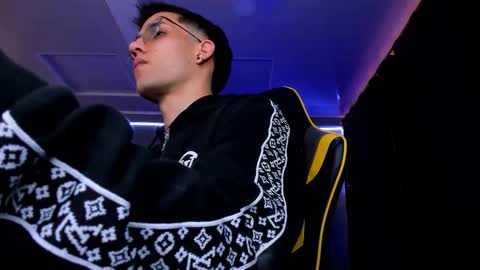 alexgiraldo__ online show from September 11, 11:55 am