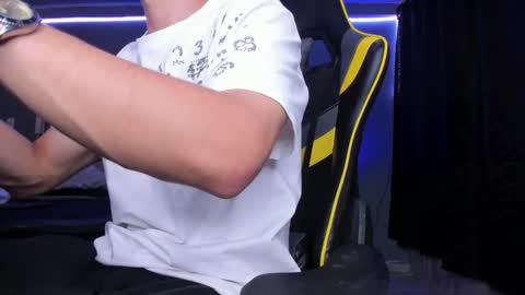 alexgiraldo__ online show from October 5, 10:06 pm