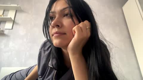 Emila online show from May 26, 1:17 pm