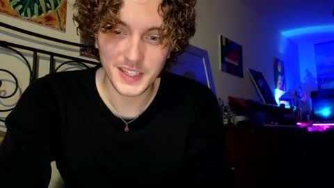 Snapshot of alexrhodesxxx chatting on December 24, 2:01 pm Alex online show from December 24, 2:01 pm