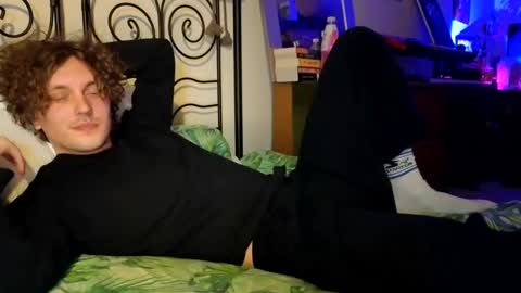 Snapshot of alexrhodesxxx chatting on December 22, 9:31 pm Alex online show from December 22, 9:31 pm