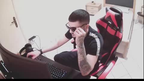 alexthepro00 online show from October 2, 5:01 pm