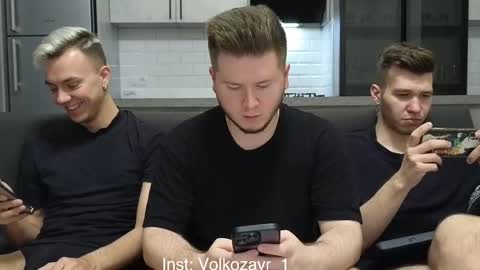 Snapshot of alexxx_d chatting on October 22, 8:43 pm AlexDimaIgor online show from October 22, 8:43 pm