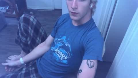 Snapshot of alexxxmic chatting on February 7, 4:35 pm Alexxxmic online show from February 7, 4:35 pm