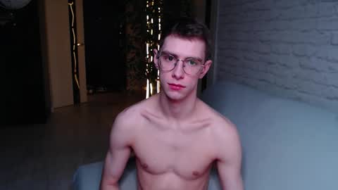 Alfie online show from November 1, 2:16 pm