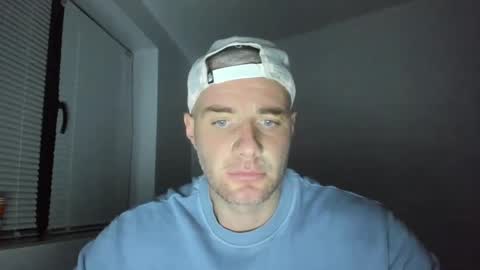 alfiesolomons87 online show from December 13, 8:14 pm