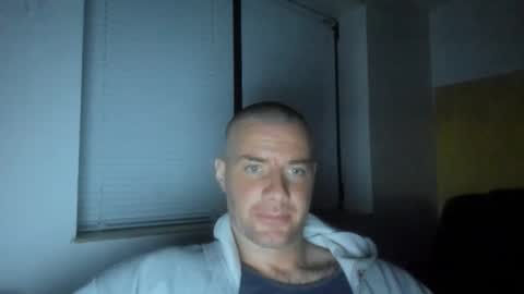 alfiesolomons87 online show from May 12, 8:18 pm