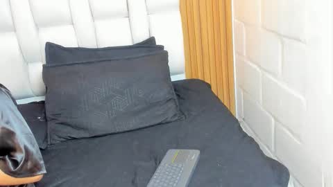 ali_dl online show from November 10, 10:23 pm