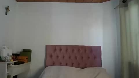 Snapshot of alia054 chatting on February 4, 3:47 pm Alia  online show from February 4, 3:47 pm
