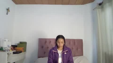 Snapshot of alia054 chatting on February 14, 3:47 pm Alia  online show from February 14, 3:47 pm