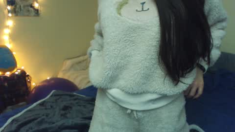 Alice Asks online show from December 25, 2:14 am