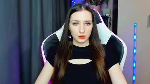 Snapshot of alice_bailey chatting on September 13, 2:19 pm Alice online show from September 13, 2:19 pm