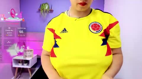 alice_brookss_ online show from July 7, 11:58 am