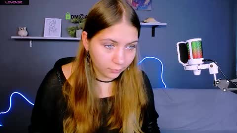 Snapshot of alice_cold chatting on September 23, 5:45 am alice_cold online show from September 23, 5:45 am