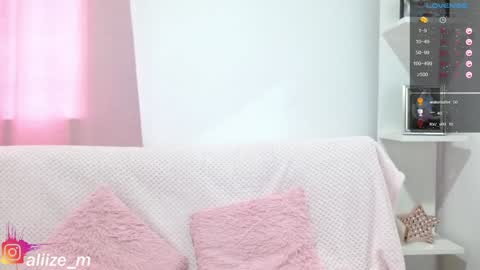 Snapshot of alice_dussan_ chatting on January 24, 3:24 pm alice online show from January 24, 3:24 pm