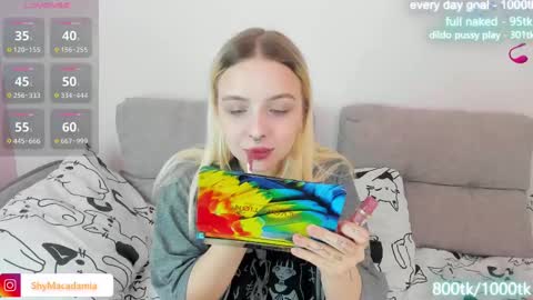alice_halle online show from March 9, 6:54 pm