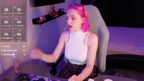 Alice online show from December 1, 5:00 pm