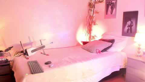 Alice  online show from November 8, 10:13 pm