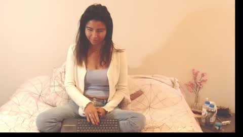 Snapshot of alice_middle01 chatting on October 23, 7:15 pm Alice online show from October 23, 7:15 pm