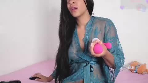 alice_parkerx online show from June 22, 10:33 am
