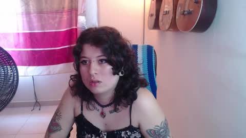 Alicia Aldara online show from December 3, 11:33 am