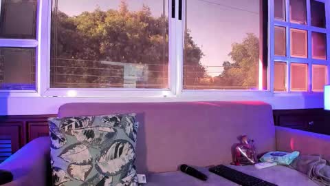 Snapshot of alice_simpson1 chatting on October 9, 12:43 pm alice_simpson1 online show from October 9, 12:43 pm