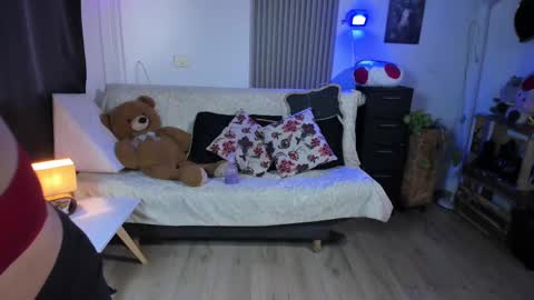 Alice online show from February 22, 6:30 pm