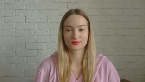 Snapshot of alice_sweet_01 chatting on October 10, 11:16 am Alice online show from October 10, 11:16 am