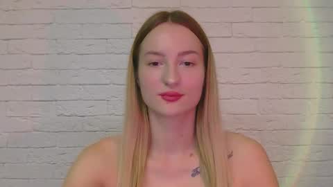 Snapshot of alice_sweet_01 chatting on October 18, 4:44 pm Alice online show from October 18, 4:44 pm