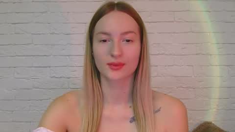 Snapshot of alice_sweet_01 chatting on October 8, 5:30 pm Alice online show from October 8, 5:30 pm