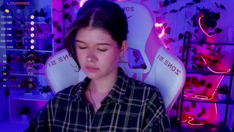Alice online show from May 21, 9:10 pm