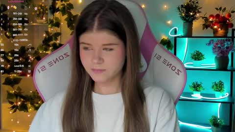 Snapshot of alice_tails chatting on September 25, 10:06 pm Alice online show from September 25, 10:06 pm