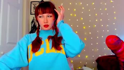 Alice online show from December 6, 6:44 pm