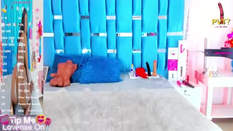 ALICE BENNET online show from October 4, 6:28 pm