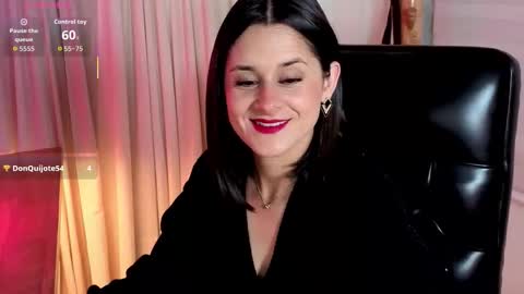 Snapshot of alicee_milf_ chatting on October 21, 11:15 am Aleja online show from October 21, 11:15 am