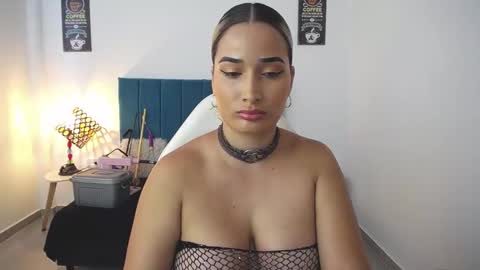 Alicia    1000 PM - 600 AM COLOMBIAN TIME online show from October 1, 9:46 pm