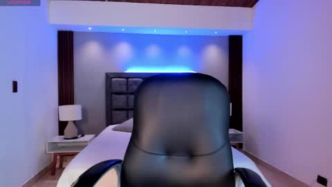 aliceebroownn online show from April 16, 10:01 pm