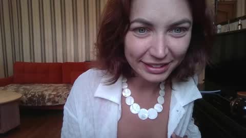 alicehoney_ online show from April 25, 1:41 pm