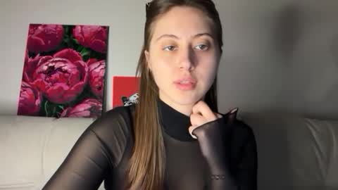 aliceinlustland online show from April 3, 7:21 pm