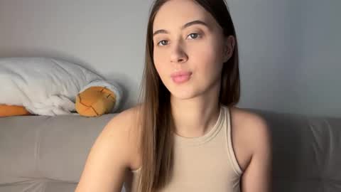 aliceinlustland online show from April 22, 12:01 pm