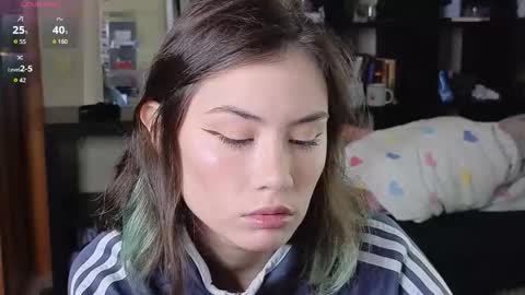 Snapshot of alicekit chatting on September 28, 5:55 pm Alice  vacation  online show from September 28, 5:55 pm