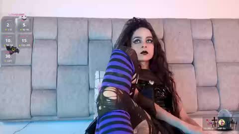 alicenoir_ online show from September 24, 11:11 pm