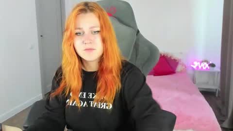 Snapshot of alicewinchesterr chatting on September 26, 11:40 am Alice online show from September 26, 11:40 am