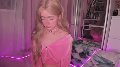 from wonderland online show from November 13, 3:47 pm