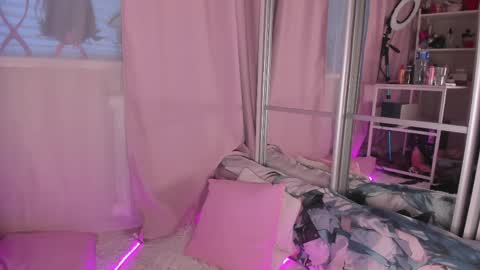 from wonderland online show from April 5, 4:04 pm